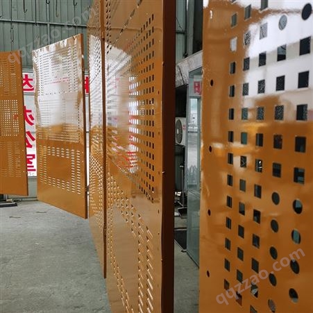 市政工程围挡生产定制厂 加印文字安全图标 表面喷塑激光打孔现货
